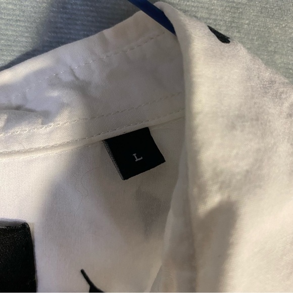 White Button Down Shirt Black Bird All Over Print Women’s Sz L Acadamia Unique - Picture 4 of 9